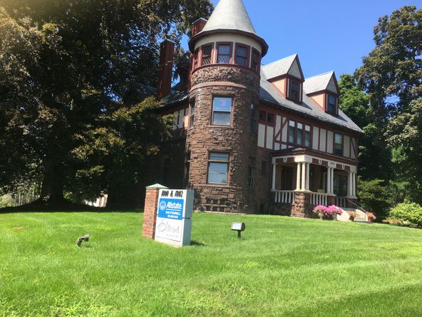1800 Elm St, Manchester, NH 03104